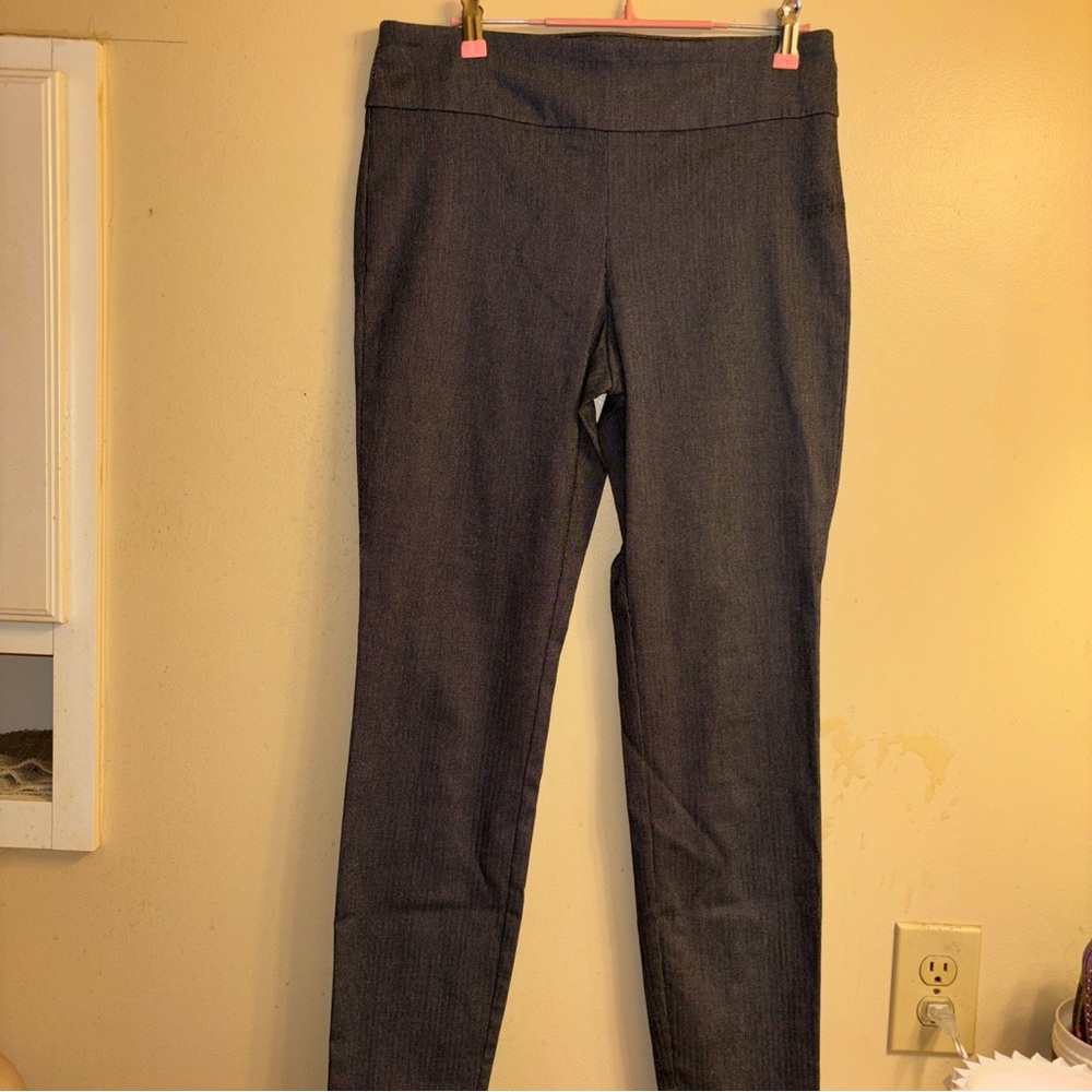 Van Heusen Dark Charcoal Gray/Black Skinny Pants Size 8.